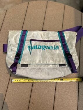patagonia black hole mini messenger 12l white Worn Wear lunch money and the thank Patagonia Messenger Bag for Sale